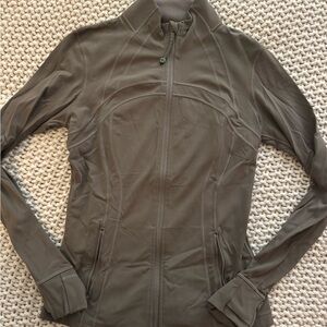 Lululemon Define Nulu Jacket in Nomad (taupe) size 8